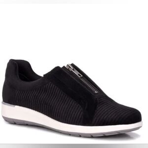 Ros Hommerson Oliver Black Corduroy Sneaker Size 7